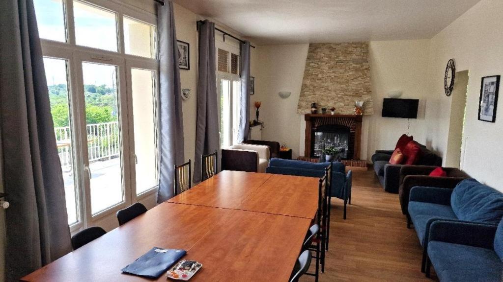 Apartment Appart 10Personnes Terrasse Vue Loire, Parkings Voitures Velos,10Min Centre Blois,40Min Zoo Beauval Blois