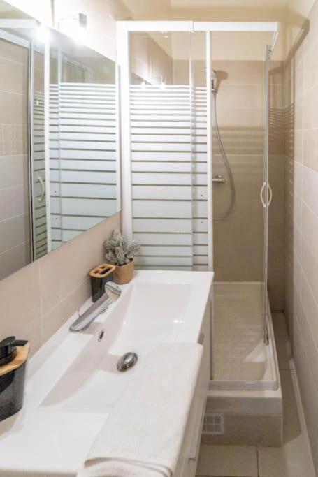 Appart 10Personnes Terrasse Vue Loire, Parkings Voitures Velos,10Min Centre Blois,40Min Zoo Beauval * Blois