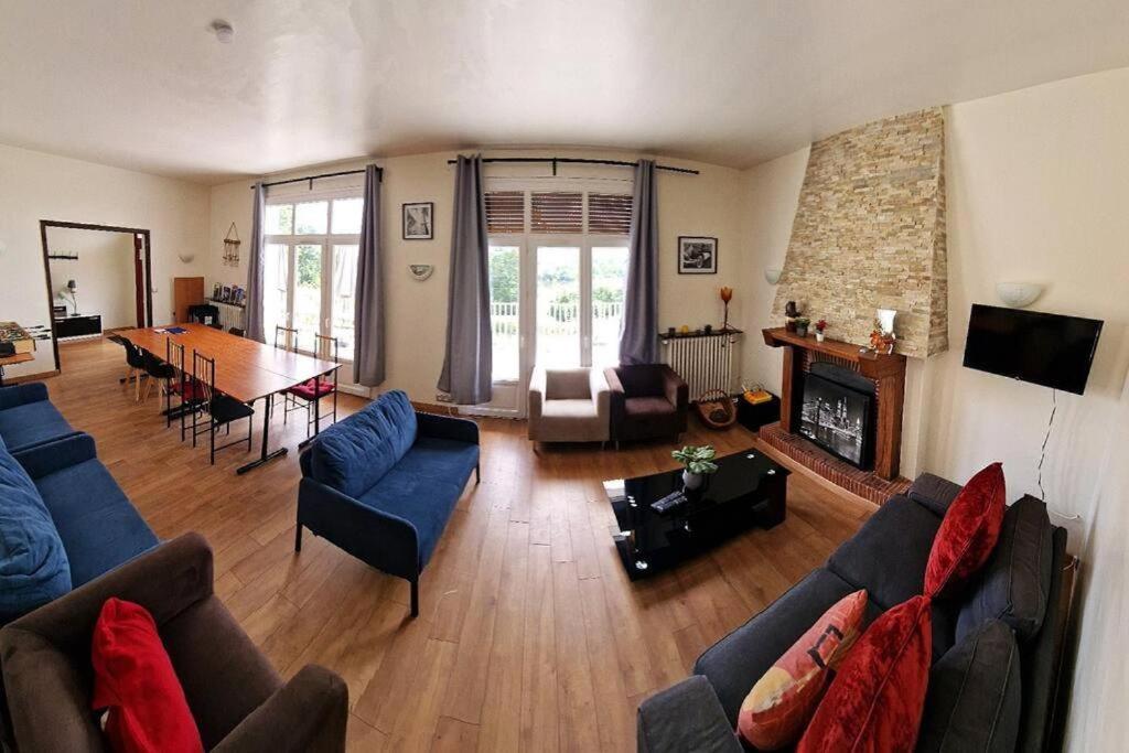 Apartment Appart 10Personnes Terrasse Vue Loire, Parkings Voitures Velos,10Min Centre Blois,40Min Zoo Beauval Blois