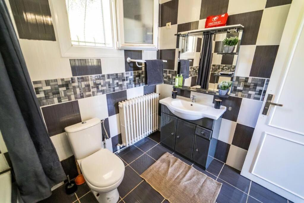 Appart 10Personnes Terrasse Vue Loire, Parkings Voitures Velos,10Min Centre Blois,40Min Zoo Beauval *